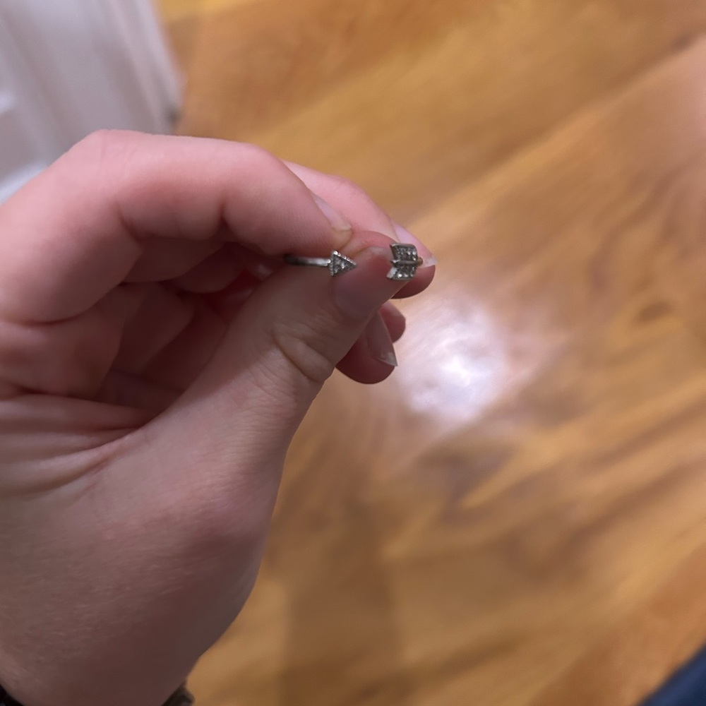 Silver arrow ring